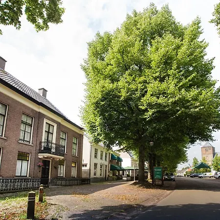 Aan De Markt Bed & Breakfast *