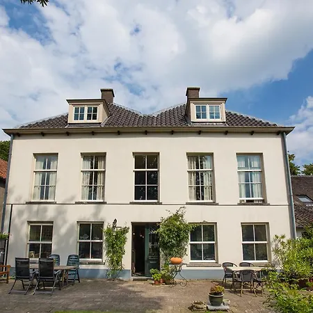Aan De Markt Bed & Breakfast *