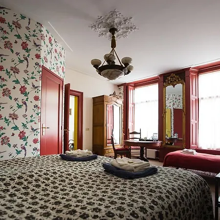 Aan De Markt Bed & Breakfast Beusichem